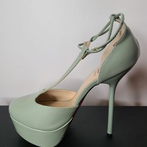 Shoedazzle Pump